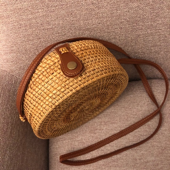 New! Boho Rattan Straw Bag Box with Strap - Picture 4 of 6